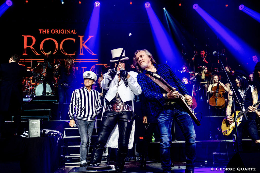 Thunder, “Rock meets Classic” 2020, Berlin, final with Alice Cooper