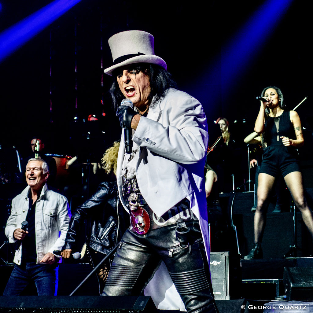 Thunder, “Rock meets Classic” 2020, Berlin, final with Alice Cooper