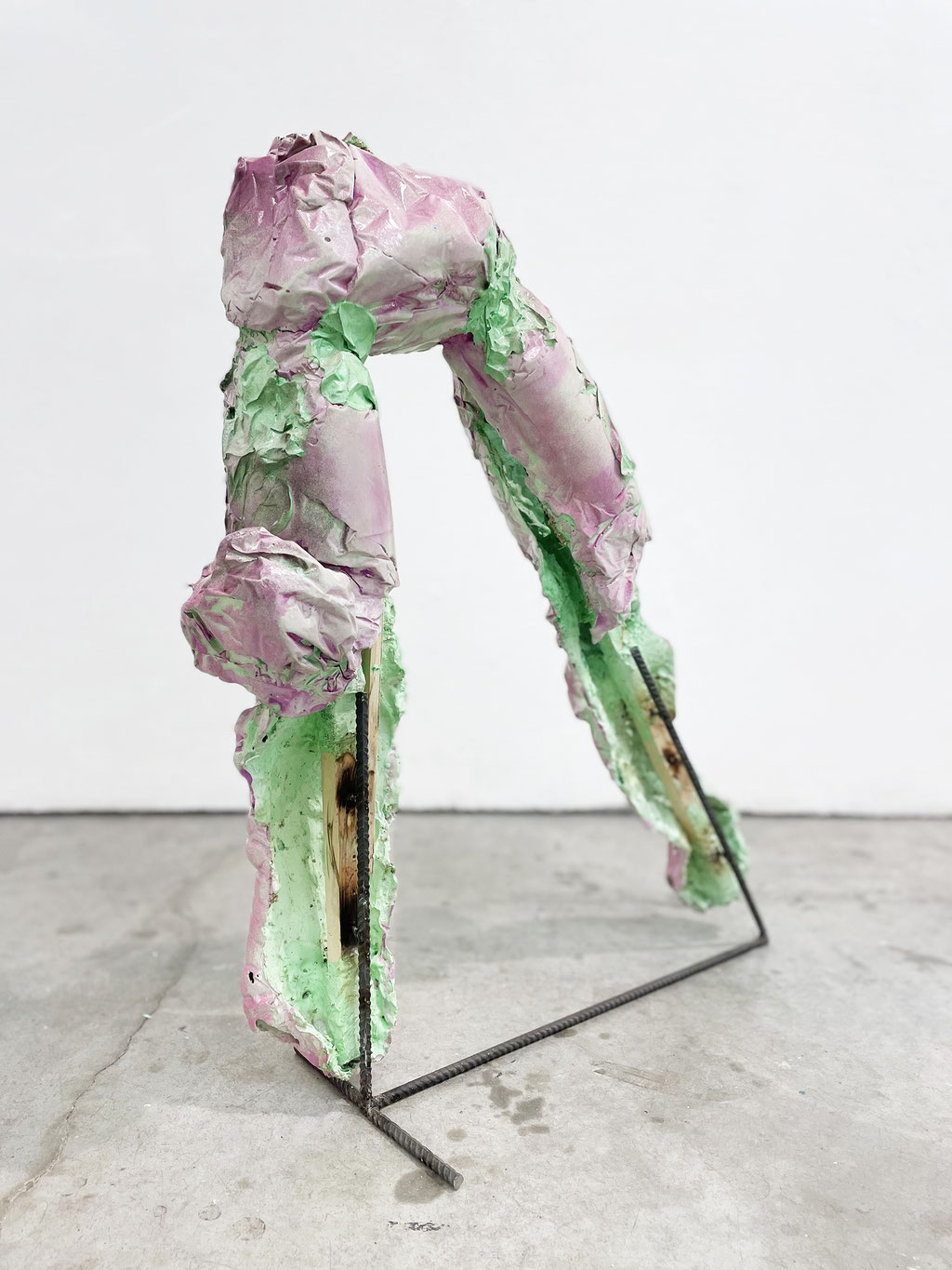 Formaunica #14223, 2023, stained and painted gypsum, jute, wood, steel, 50x70x25 cm