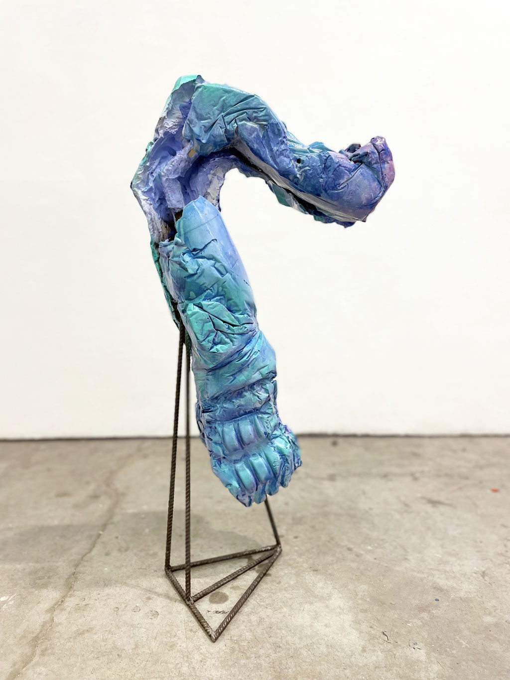 Formaunica #1123, 2023, stained and painted gypsum, jute, wood, steel, 40x80x23 cm