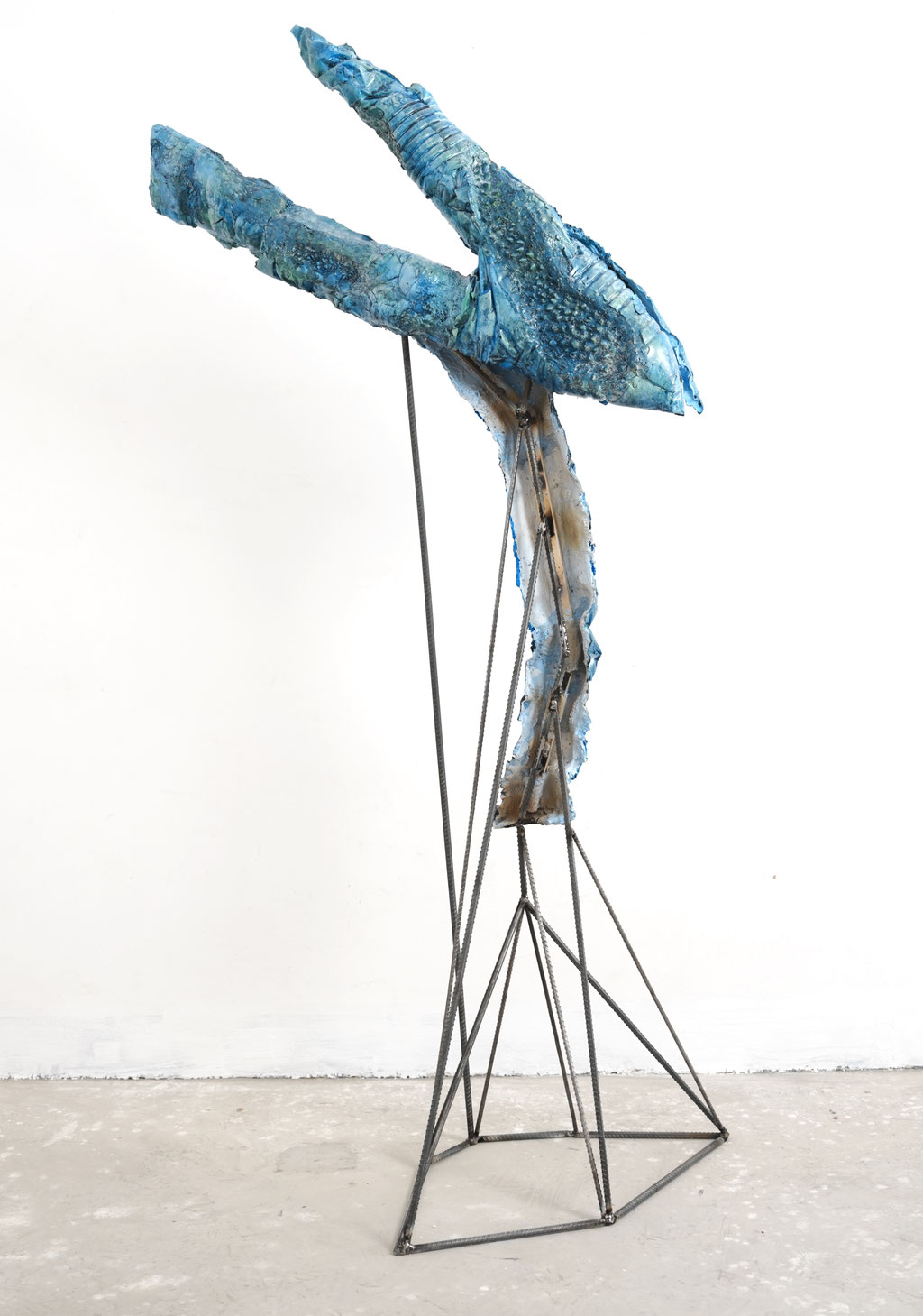  Formaunica Beidaihe Series #8924, 2024, Gypsum, acrylic colours, wood, jute, iron, 185x90x53cm