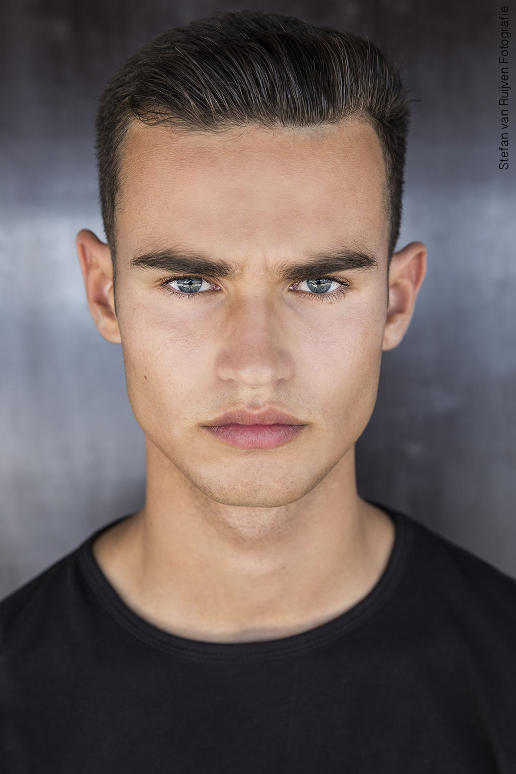 Nino, New Face, Model, Malemodel, Model worden, Mannelijk model, talent, catwalk, strong face, portfolio, mannenportfolio, mensfashion, menswear, photography, fotografie, mannenmodel, herenmode