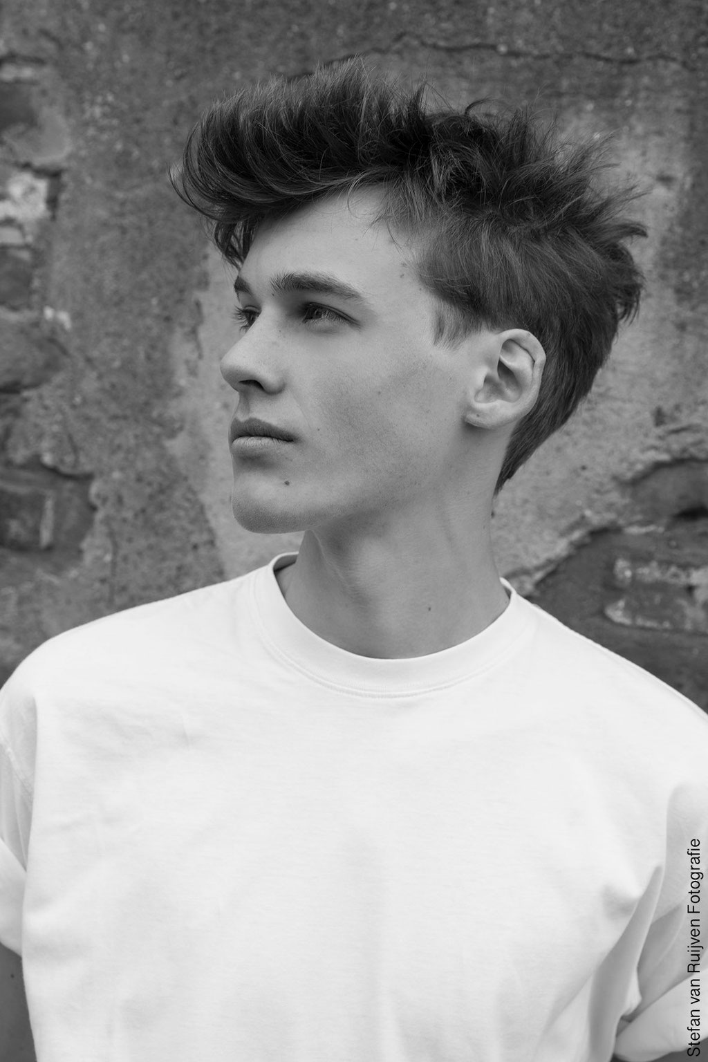 Roar, Inschrijven Modellenbureau, Portfolio, Portfolio laten maken, Stefan van Ruijven Fotografie, Shoot, Fotoshoot, Photoshoot, Model, Malemodel, Mannelijk model, Fotoshoot in Amsterdam, Fotoshoot op de NDSM Werf, Zwart/wit Fotografie, Portfolioshoot
