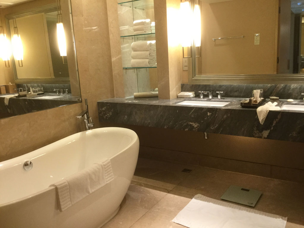 UNSER CLUB ROOM IM MARINA BAY SANDS HOTEL 