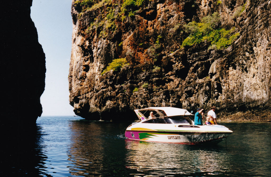 AUSFLUG ZU PHI PHI LEE ISLAND MIT DEM SPEEDBOOT VOM HOTEL