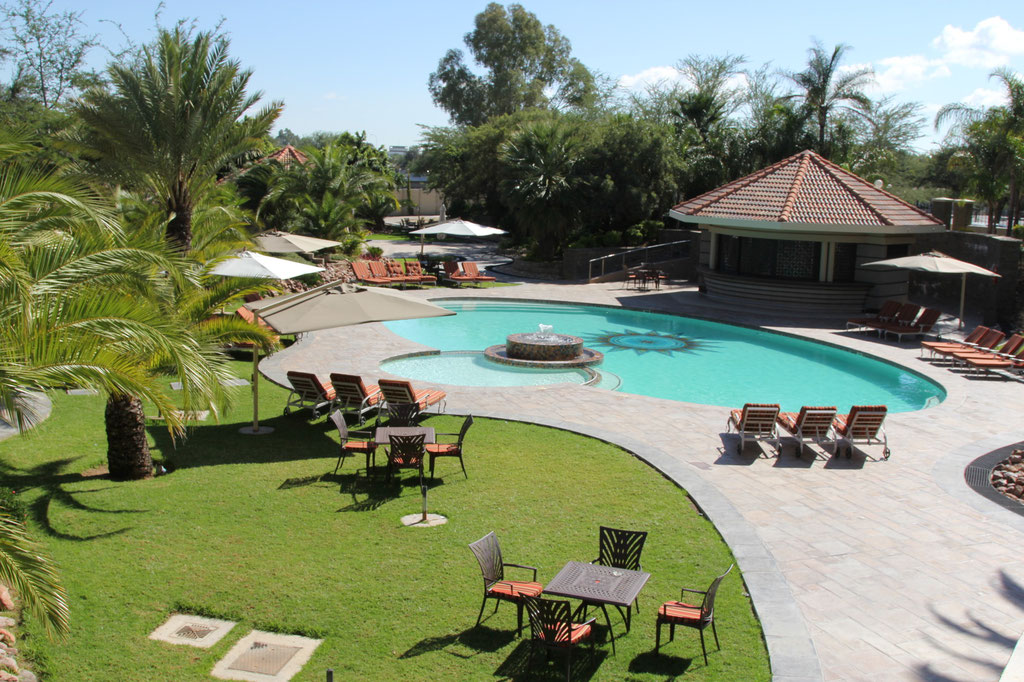 SAFARI COURT HOTEL