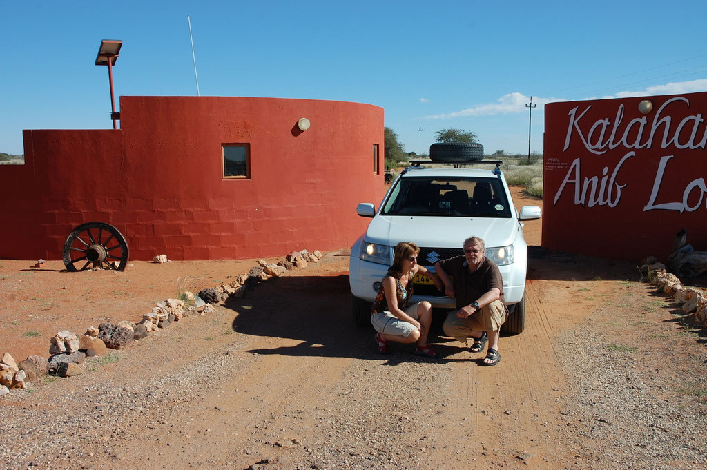 Eingang zur Kalahari Anib Lodge