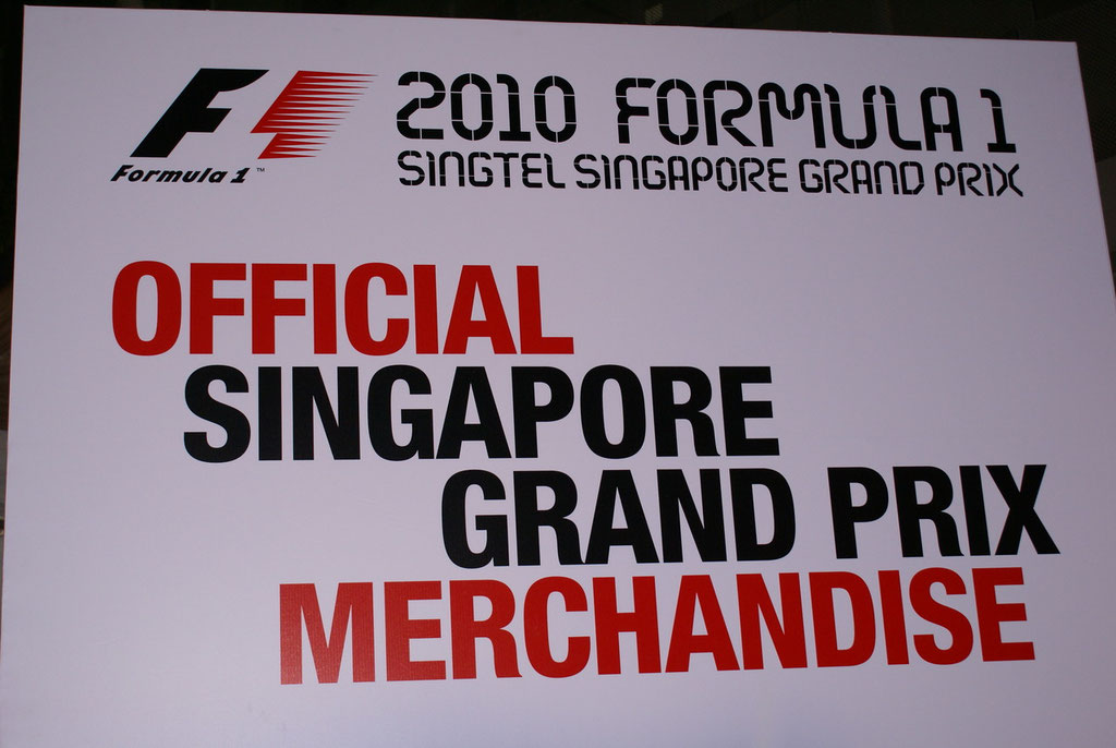 Wir haben unsere Badeferien diesmal mit einem Stop in Singapore geplant damit wir das Formel 1 Rennen besuchen können.
