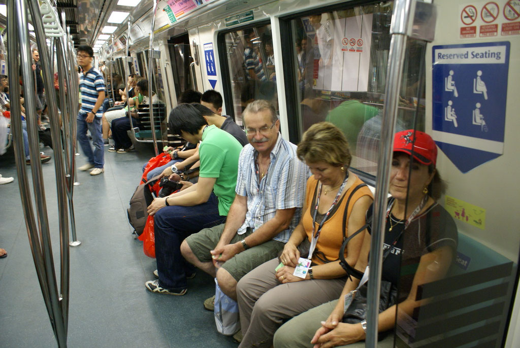 Mit der U- Bahn gehts direckt an die Rennstrecke.