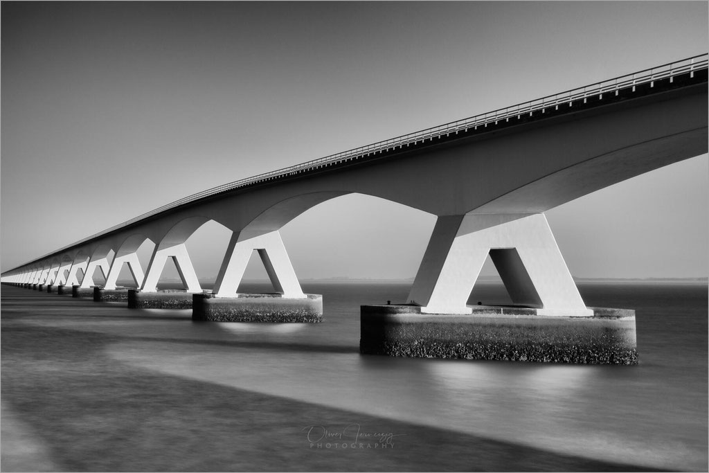 Architektur an der Zeelandbrug, ZeelandbrückeDeltawerken, Zierikzee, Schouwen-Duiveland, Noord-Beveland, Niederlande, Nederland © Oliver Jerneizig