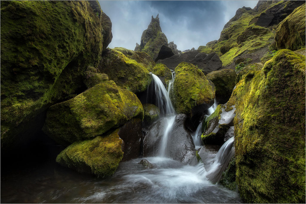 Wasserfall im Pakgil (Thakgil) Canyon im Süden Islands, Iceland - © Oliver Jerneizig