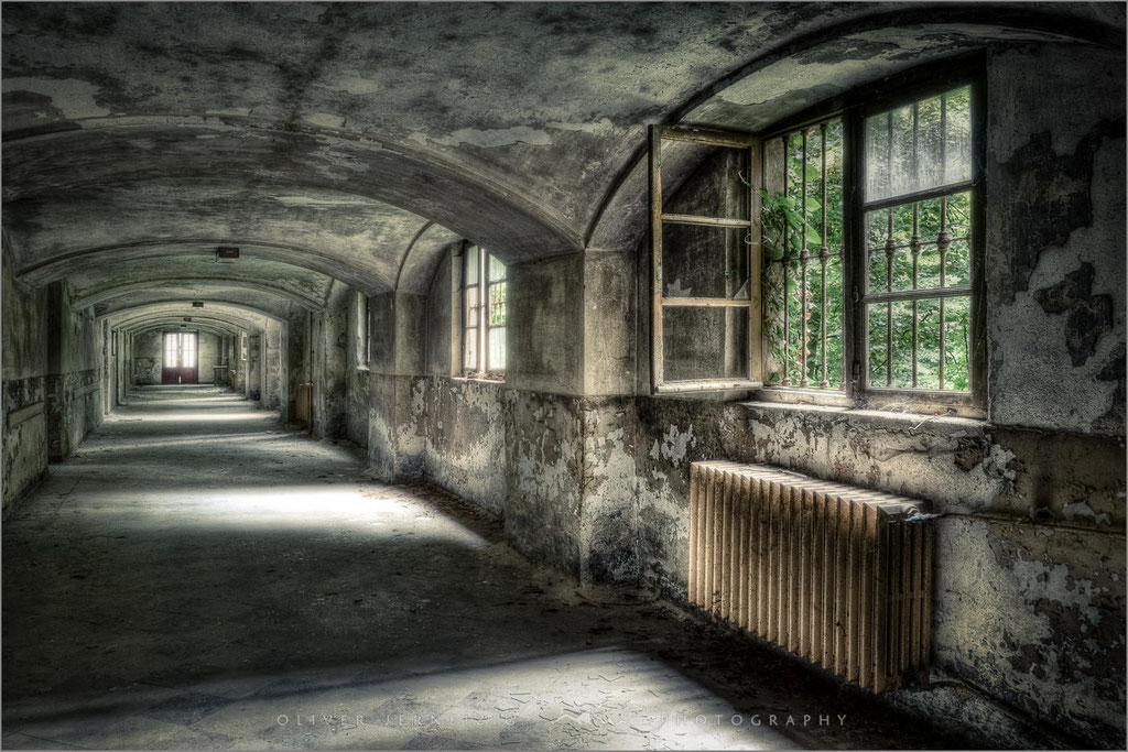 Ein Lost Place der besonderen Art: Die verfallene und vergessene Psychiatrie "Ex-Ospedale Psichiatrico di R" in Italien, Italy - © Oliver Jerneizig