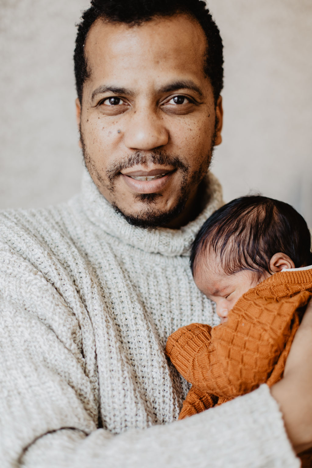 Madalina Schneider Kinder - und Familienfotografin in Annaberg-Buchholz fotografiert bei euch zu Hause