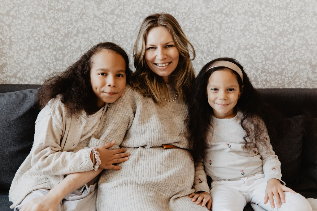 Madalina Schneider Kinder - und Familienfotografin in Annaberg-Buchholz fotografiert bei euch zu Hause