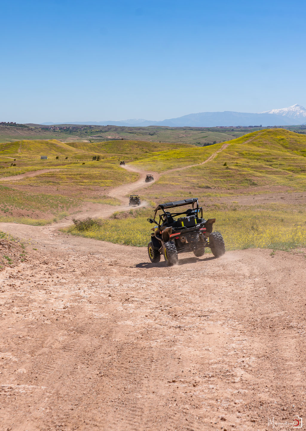 RAID BUGGY AU MAROC, une aventure de dingue au cœur de l'atlas. JOUR 1, d'Agafay aux contreforts de l'Atlas. missaventure, blog road trip, overland 4x4 et nature.