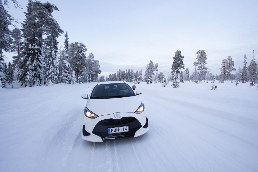 ROAD TRIP EN LAPONIE. Location et conduite en hiver?. Itinéraire, budget infos & aventures détaillées.