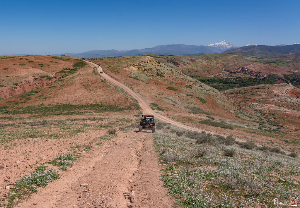 RAID BUGGY AU MAROC, une aventure de dingue au cœur de l'atlas. JOUR 1, d'Agafay aux contreforts de l'Atlas. missaventure, blog road trip, overland 4x4 et nature.