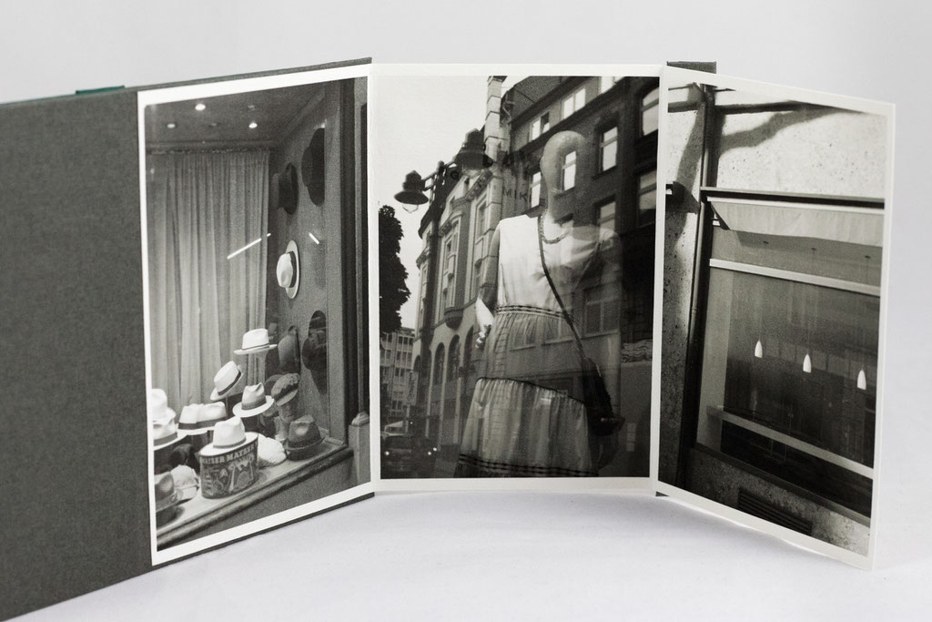 Kirsten Radermacher, 2.0, chapter 'ZWEI', 2024, leporello about human