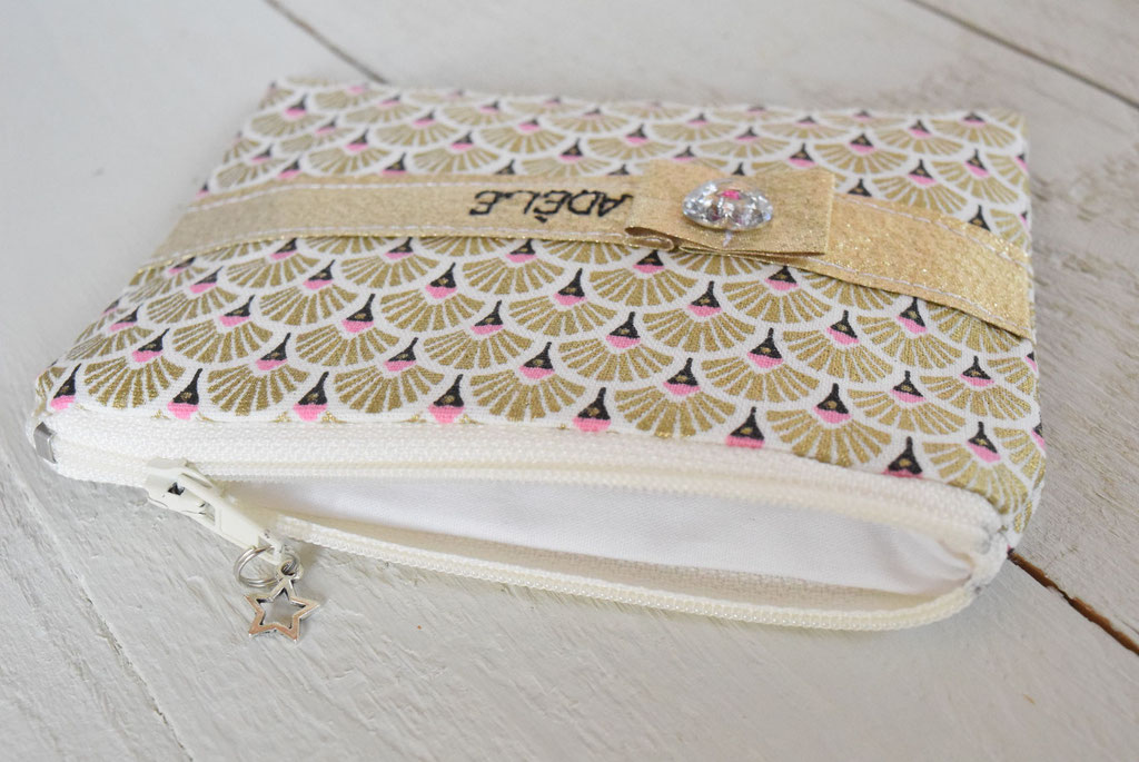Porte monnaie enfant broderie prénom tissu éventail doré