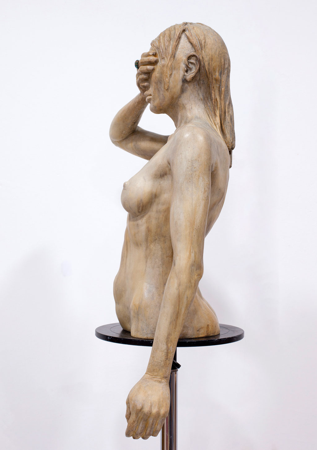 Ksenia. 79x51x28.
