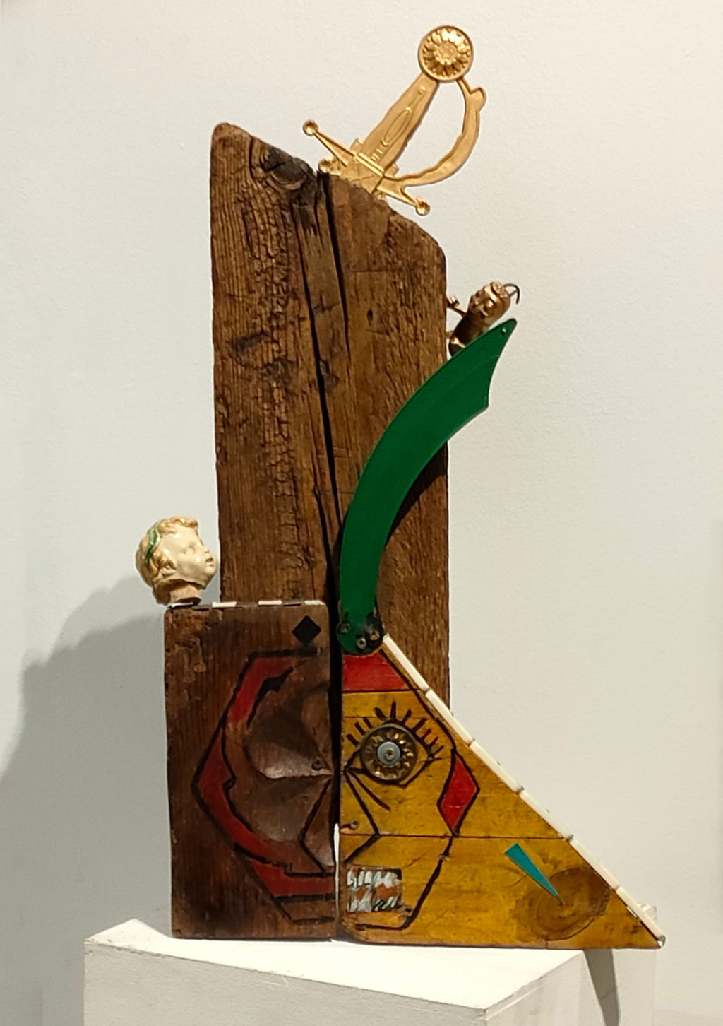 Fantasía medieval. 67x28x16