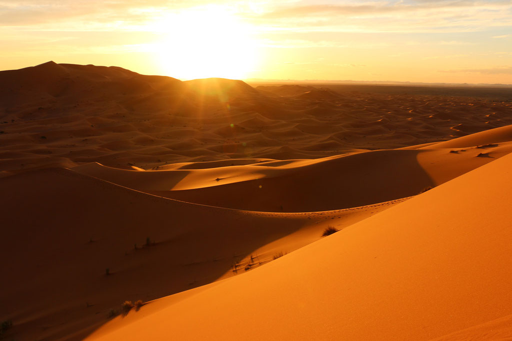 Sonnenuntergang in der Wüste Sahara, Merzouga, Marokko