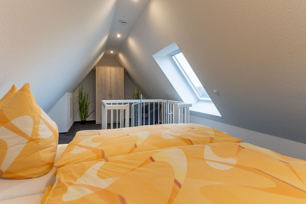 Schlafzimmer mit Doppelbett