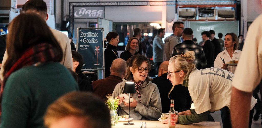  Persönlicher Austausch (nicht nur) in den Pausen ©Hase Bikes