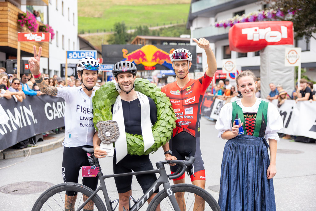 Jack Burke siegt vor Hans-Jörg Leopold und Stefano Cecchini (Copyright: Ötztal Tourismus/Expa Pictures)