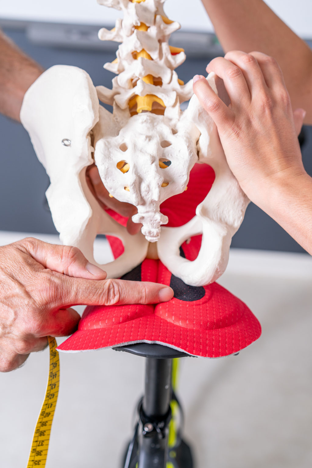 Elastic Interface's expert shows pressure points and distances on the pad