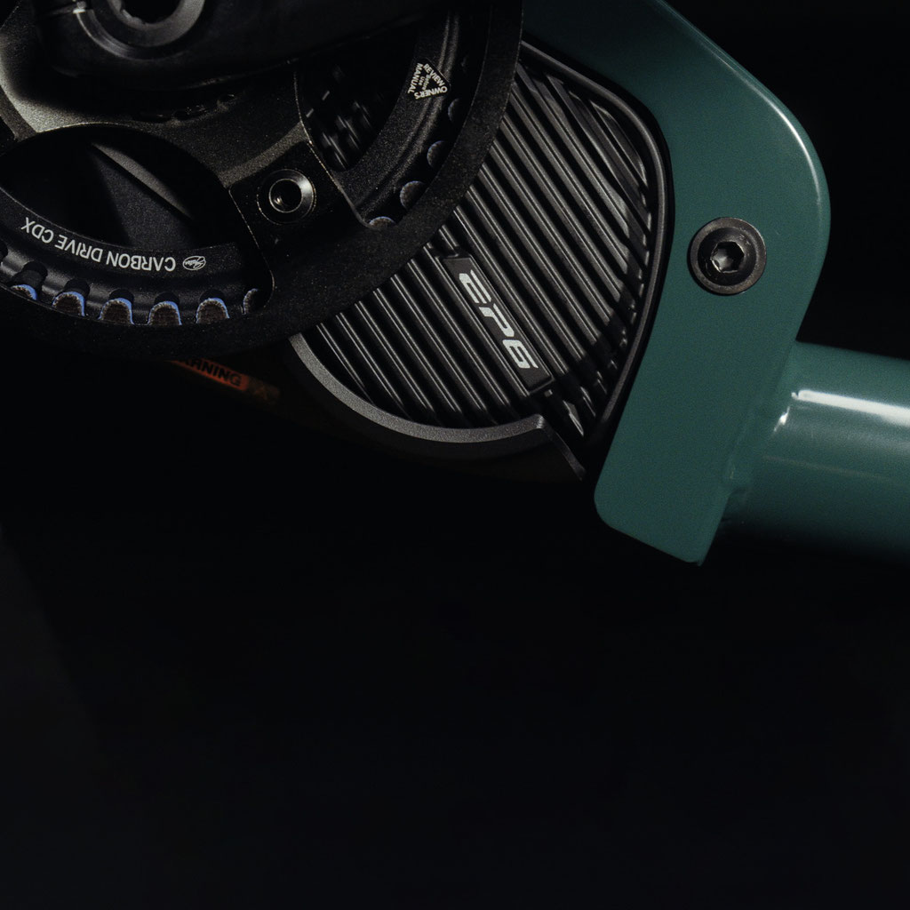 . Der Shimano EP6 Cargo Motor, der Gates Riemenantrieb und die Applikationen von Velco machen das Lastenradmodell muli Motor st pro zu einem echten Smartbike. 