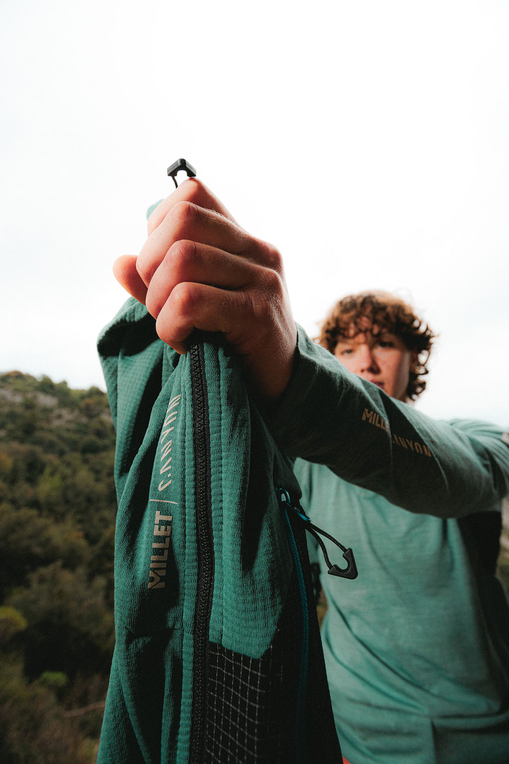 Die Route Windbreaker Weste, ebenfalls mit Power Shield™ Pro, bietet Schutz vor Wind bei hohem Tempo und wechselnder Intensität. ©