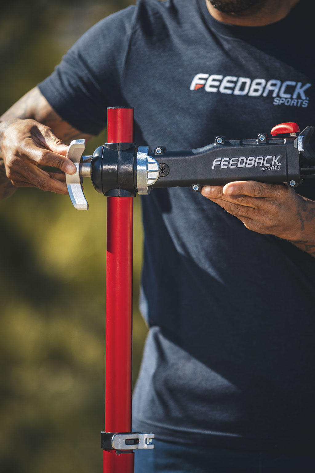 NEUER, größerer Drehverschluss an der Hinterseite für bessere Ergonomie und Hebelwirkung beim Festziehen des Klemmarms