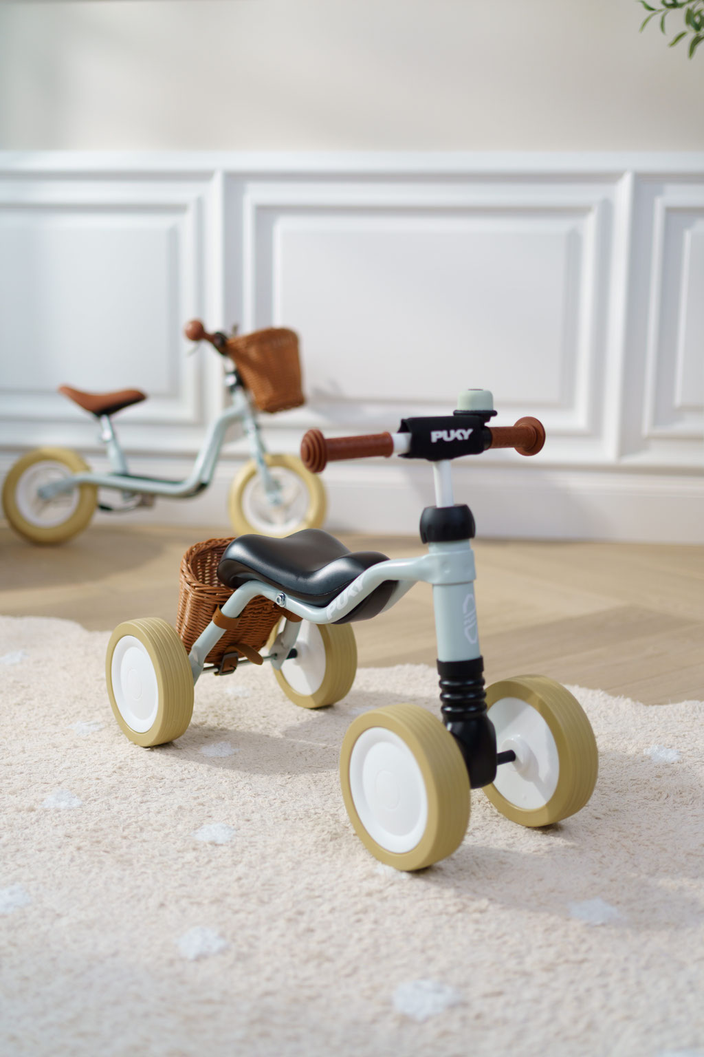 Puky WUTSCH Bundle in der Farbe velvetgrey ©Puky