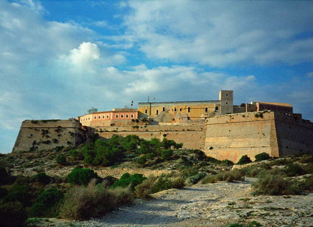 La Muralla die Burgmauer auf Ibiza