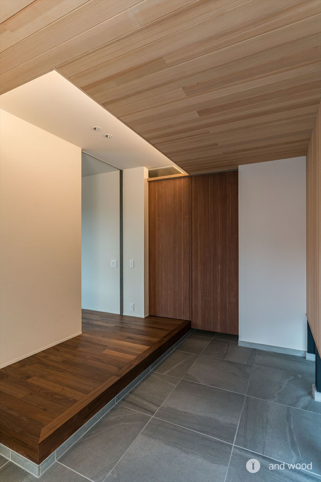 アガチス 羽目板 桜木 展示場 施工例 andwood アンドウッド 6