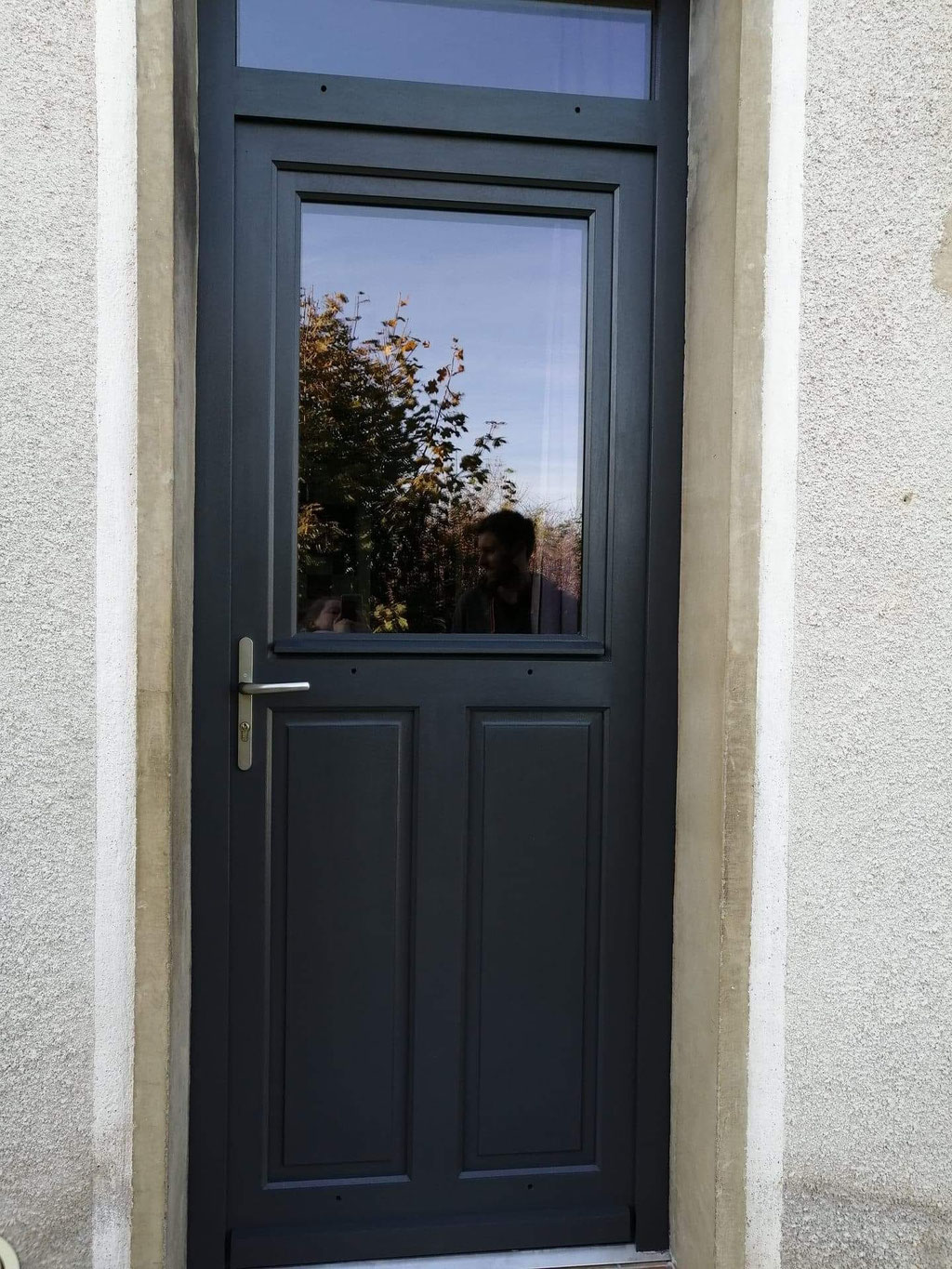 fabrication et pose porte d'entree bois beaulieu tudeils argentat 19