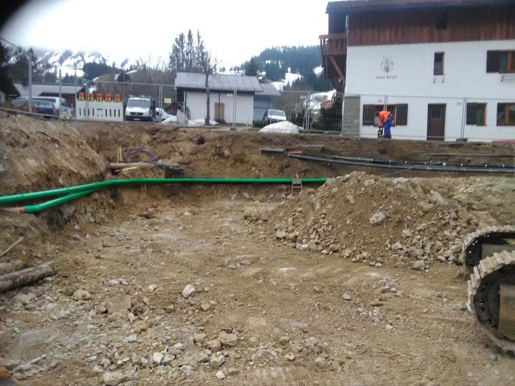 Kanal in Baugrube umlegen und sichern