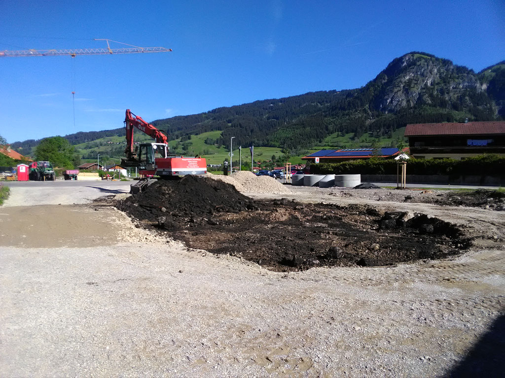 Aushubarbeiten für Gewerbehalle