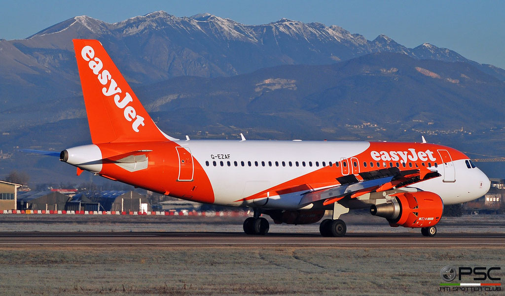 G-EZAF A319-111 2715 easyJet (nuova livrea)