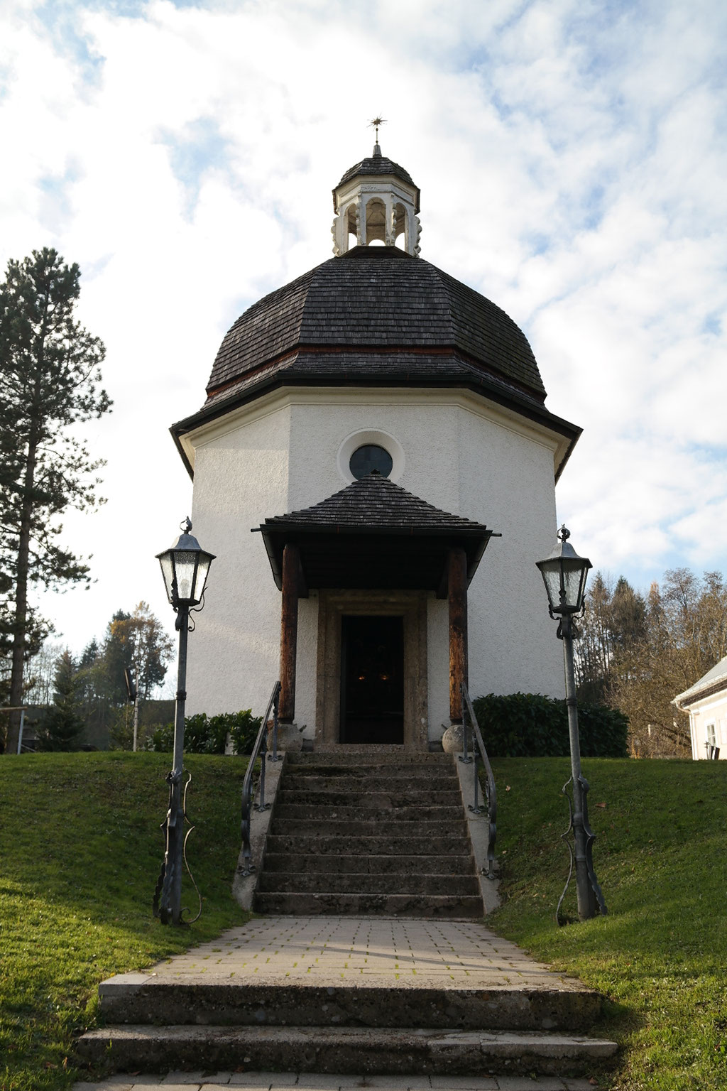 Stille Nacht Kapelle in Oberndorf bei Salzburg. Gendenkstätte des weltbekannten Weichnachstsliedes.