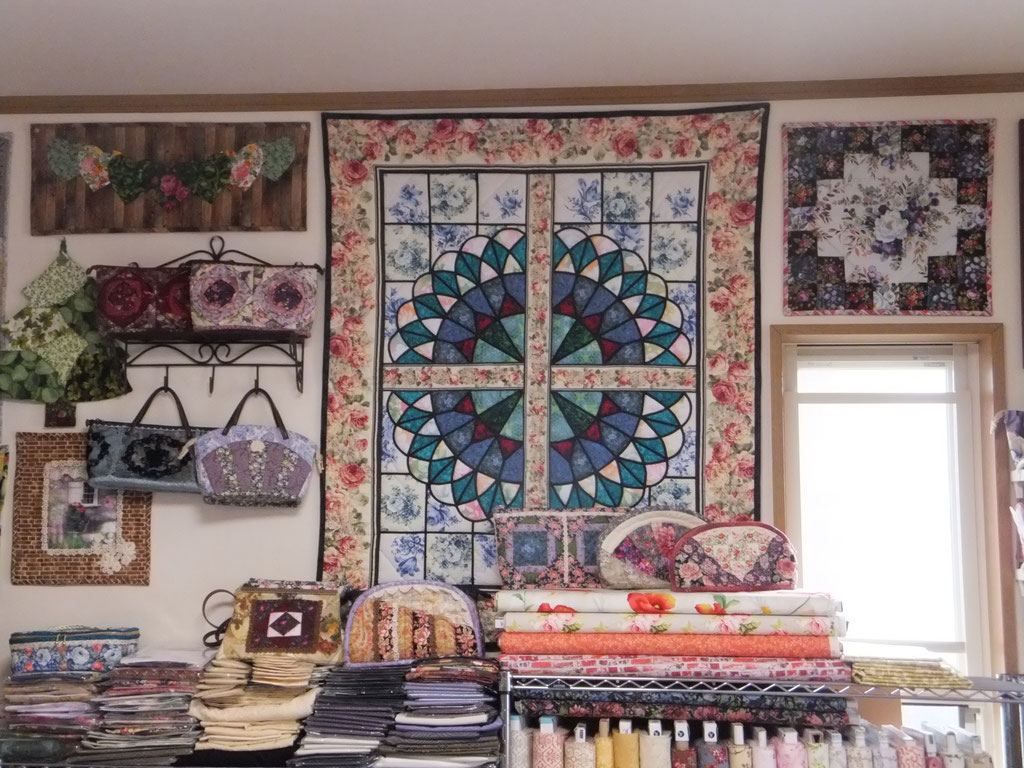 専用♡ハンドメイド パッチワーク クロス╰(*´︶`*)╯♡ RG×HG クロスボーン・ガンダムX3（＆X1 パッチワーク）｜AS-Rさんの