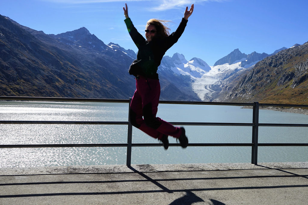 Grimsel Oberaarsee Jeep Grand Cherokee 3.0 crd WH WK Wolf78 overland expedition offroad 4x4 camping overlanding taveling Schweiz wolf78-overland.ch