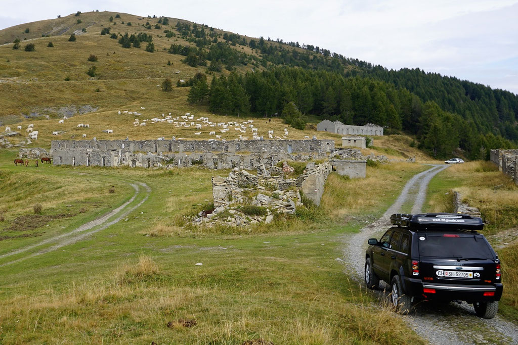Granzkammstrasse Jeep Grand Cherokee 3.0 crd WH WK Wolf78 overland expedition offroad Liguria 4x4 camping overlanding taveling italy italien ligurien wolf78-overland.ch James baroud Discovery evolution