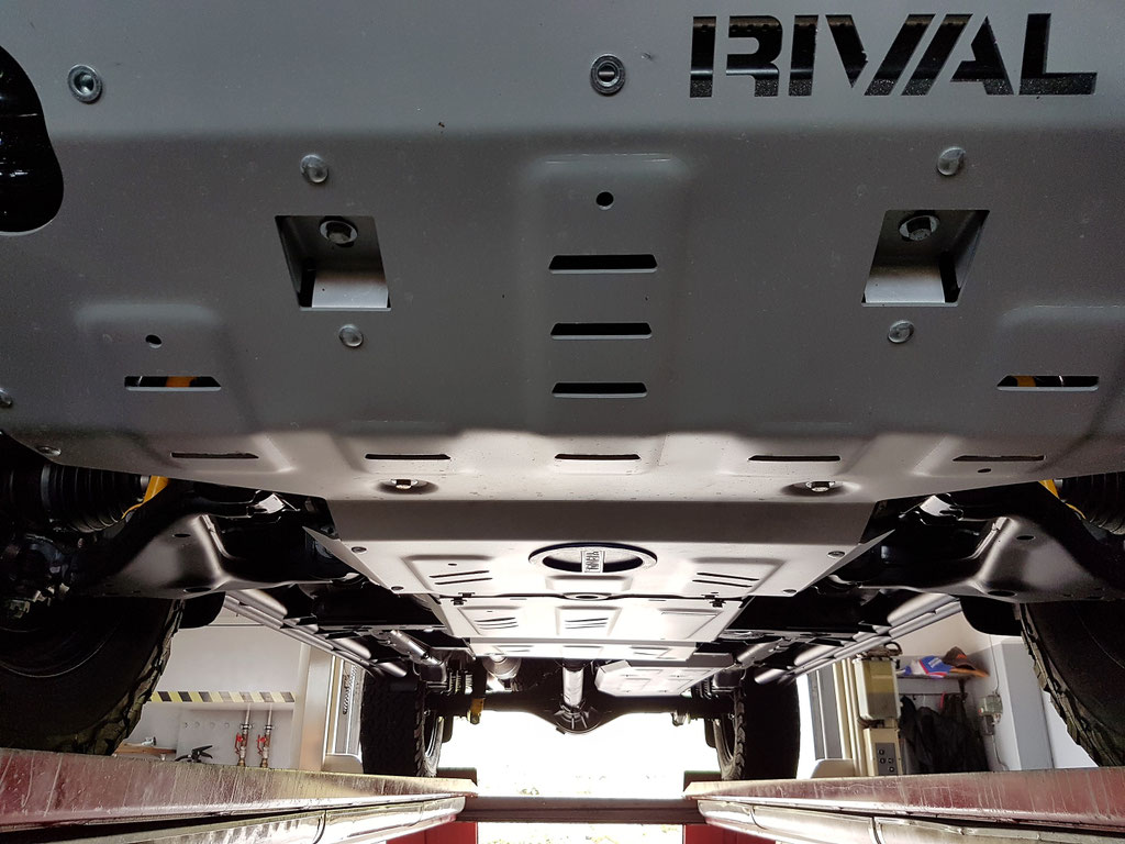 Toyota Hilux Rival Rival4x4 skid plate unterfahrschutz 2016 2017 2.4 Revo #ProjektBlackwolf wolf78-overland.ch offroad 4x4 AFN Frontbumper Frontrunner Horntools James Baroud BFGoodrich offroadaccessoires.ch wolf78