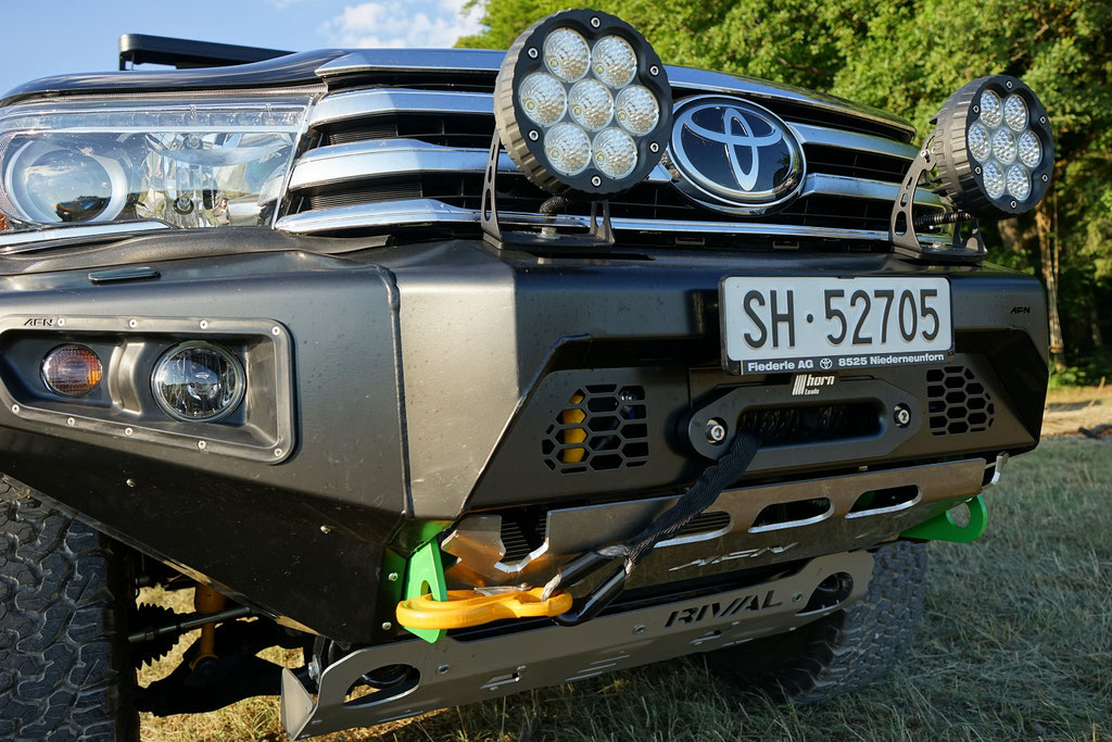 Toyota Hilux 2016 2017 2.4 Revo #ProjektBlackwolf offroad 4x4 AFN Steel Front bumper Frontstossstange stahl Frontrunner Horntools Alpha quick winch Rival James Baroud BFGoodrich wolf78 oldmanemu ARB wolf78-overland.ch