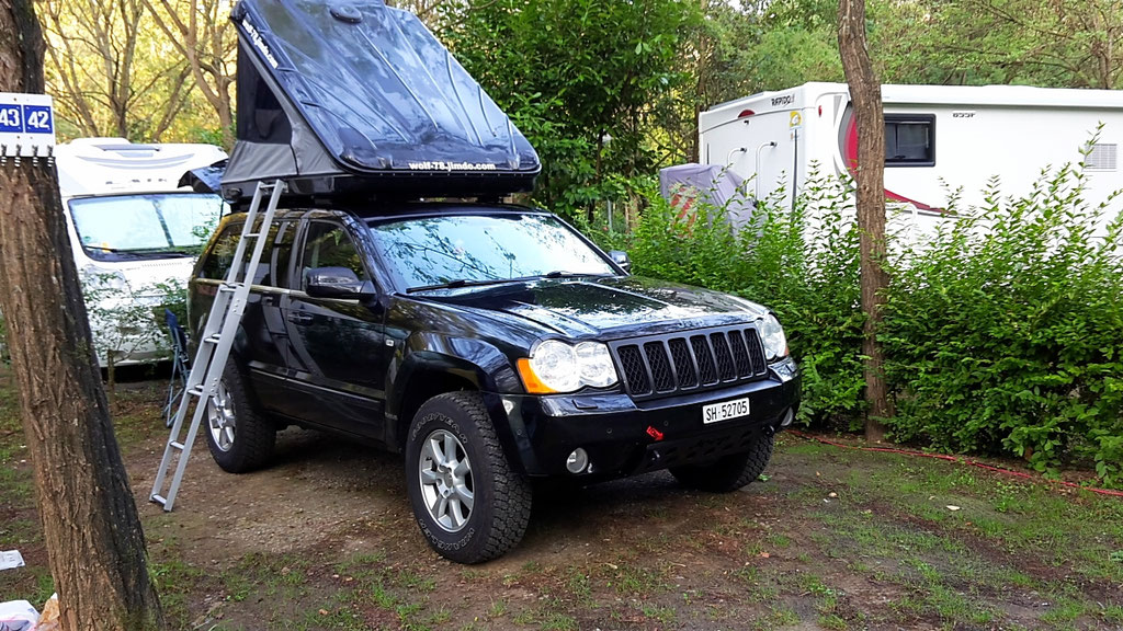 Jeep Grand Cherokee 3.0 crd WH WK Wolf78 overland expedition offroad Sunnset Lago di Garda 4x4 camping overlanding taveling italy italien ligurien wolf78-overland.ch