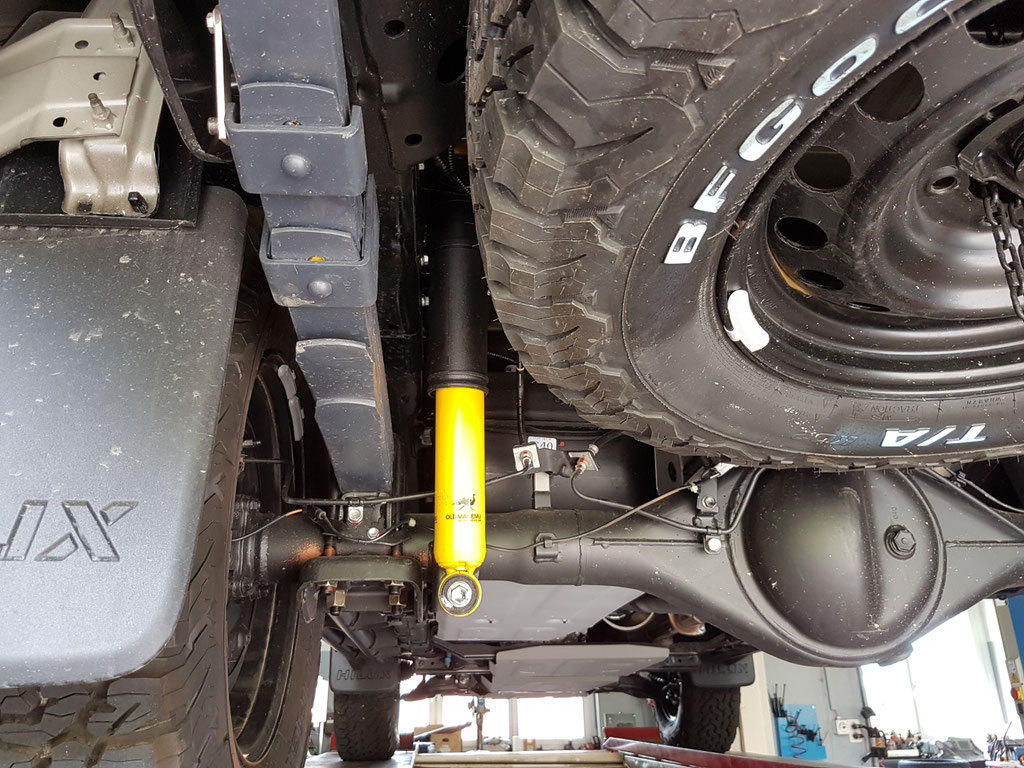 oldmanemu ARB Toyota Hilux 2016 2017 2.4 Revo TJM #ProjektBlackwolf wolf78-overland.ch offroad 4x4 AFN Frontbumper Frontrunner Horntools Rival James Baroud BFGoodrich offroadaccessoires.ch wolf78