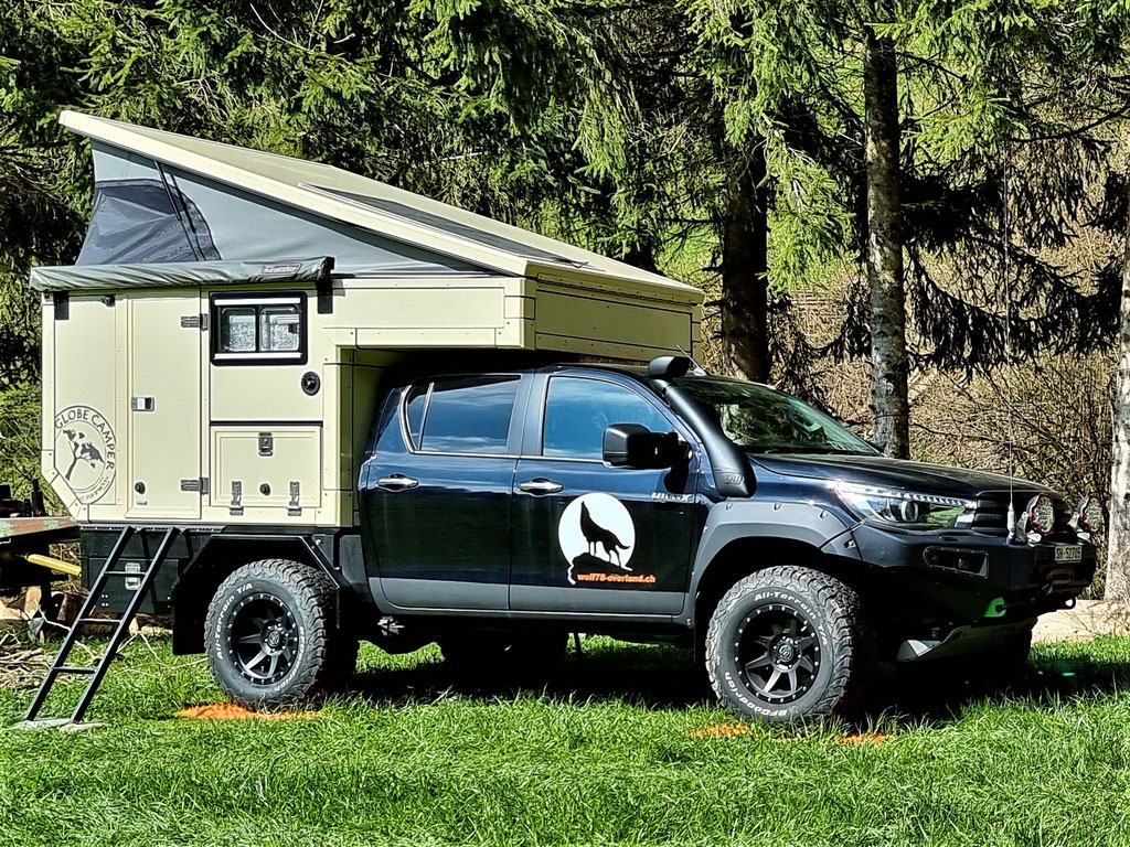 Globe Camper Offroad 195 Wohnkabine für Toyota Hilux Overland Ausbau Projekt Blackwolf, kompakte Pickup Reisekabine für Offroad Reisen, autarke Expeditionskabine für 2 bis 3 Personen mit Fokus auf Langstrecken und Skandinavien Touren