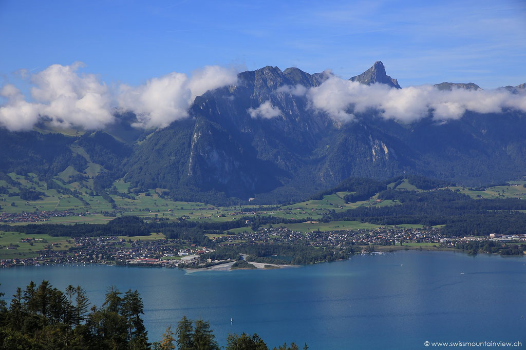 Sigriswil, Blick Richtung Stockhornkette und Thunersee